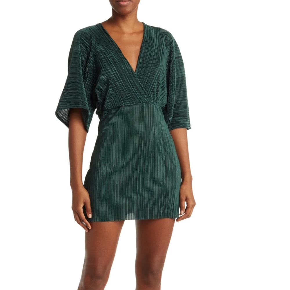 Topshop Batwing Sleeve Plissé Minidress in Green